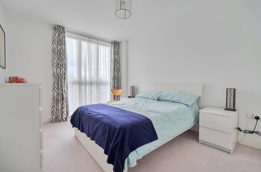 Apartment in Winchester, Knights Quarter, West Hill - View 5