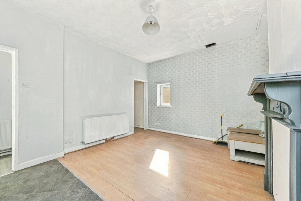 House in Wakefield - View 3