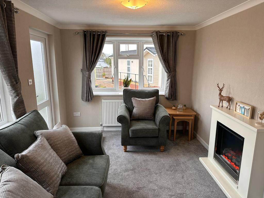 Nottingham, Nottinghamshire, NG12 photo 2