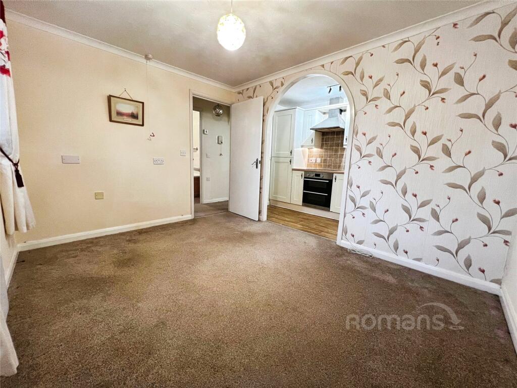Apartment in Aldershot, Cargate, North Town - View 3