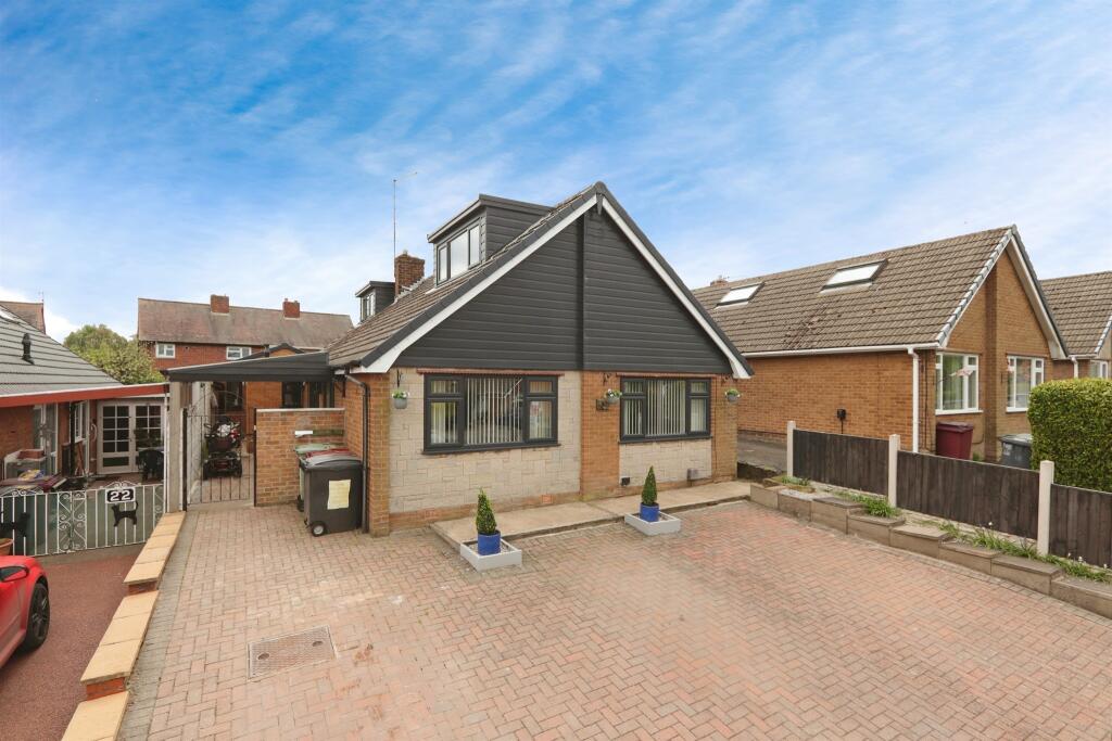 5-bed detached on Dale Crescent, New Tupton, CHESTERFIELD, £340,000