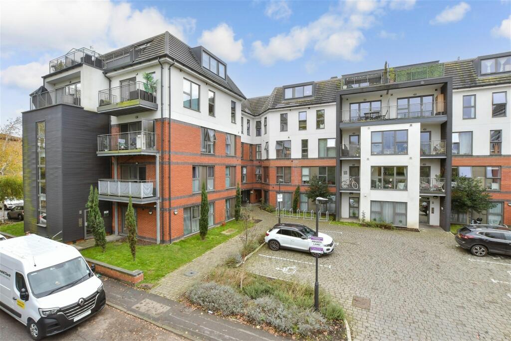 Apartment in Croydon - View 2