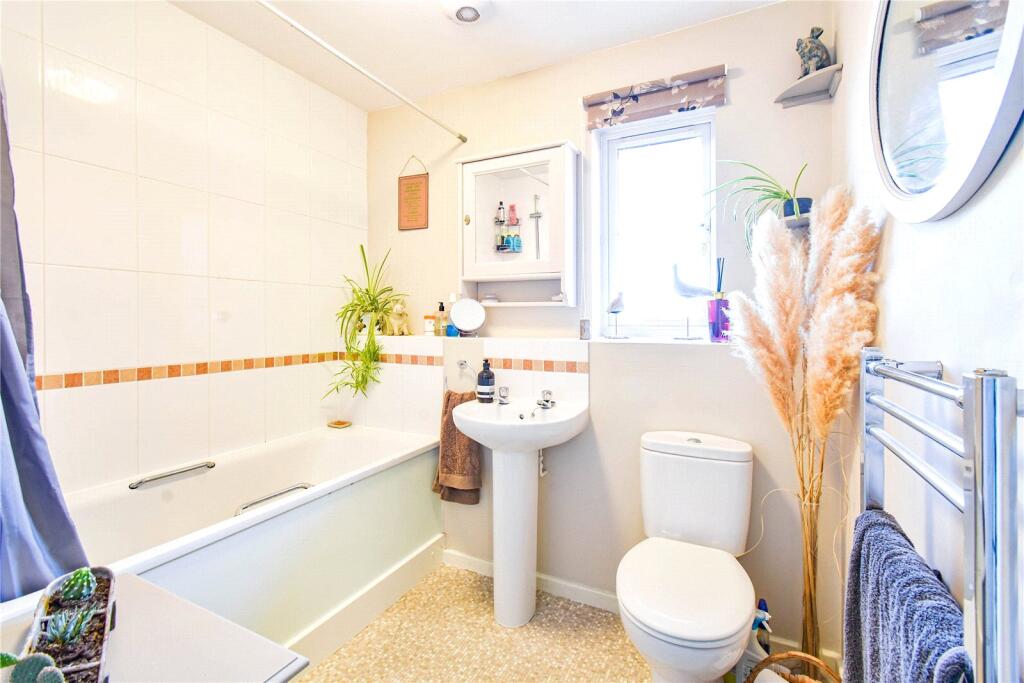 Apartment in Devizes, Wiltshire - View 5