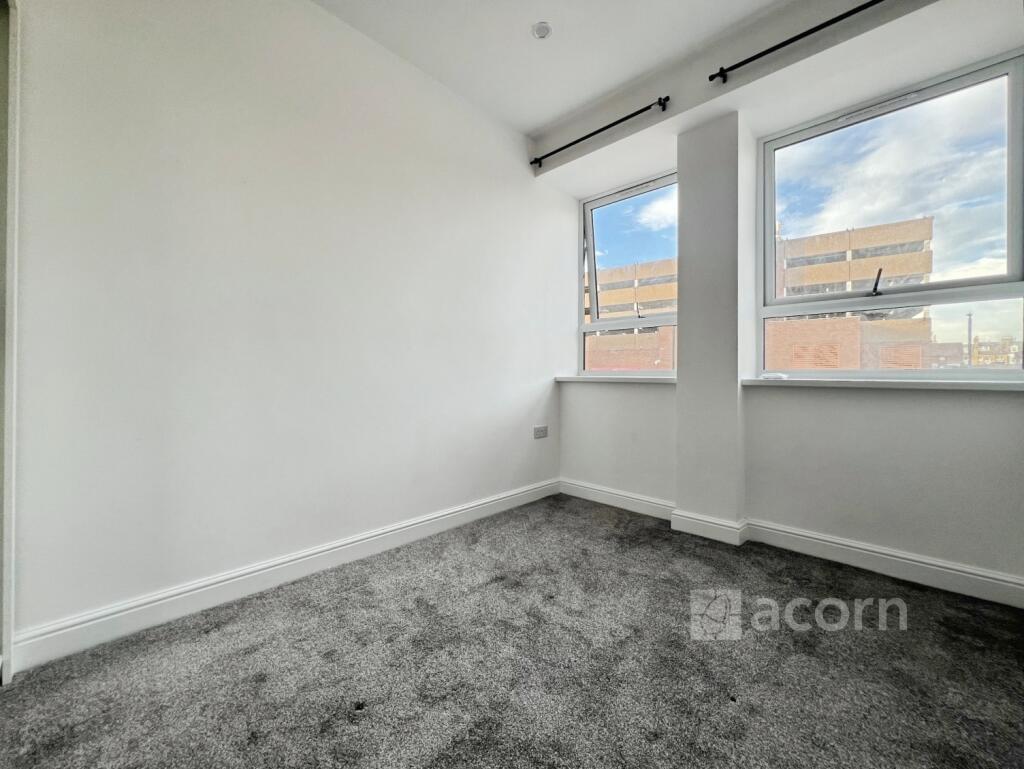 Apartment in Dartford, Temple Hill - More