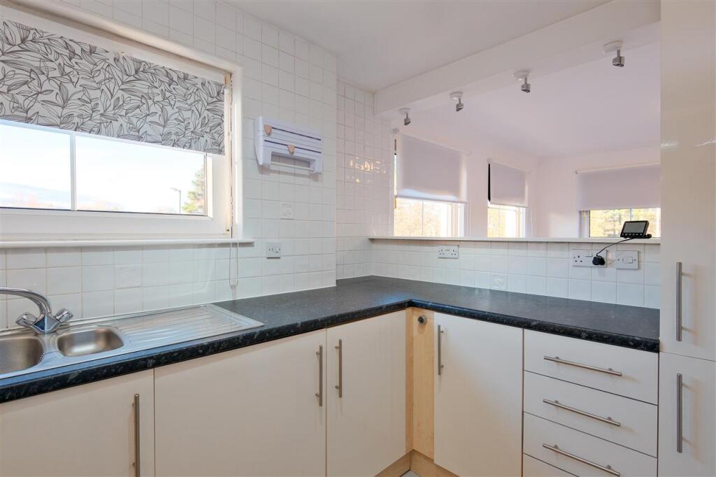 Apartment in Motherwell - More