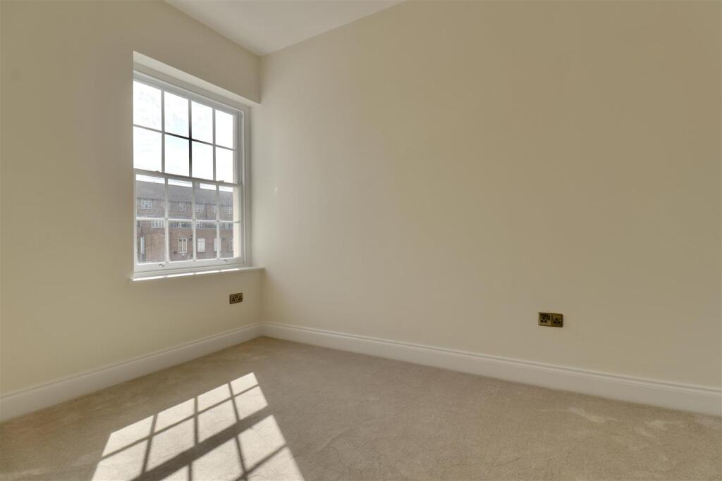 Apartment in Portsmouth - View 5
