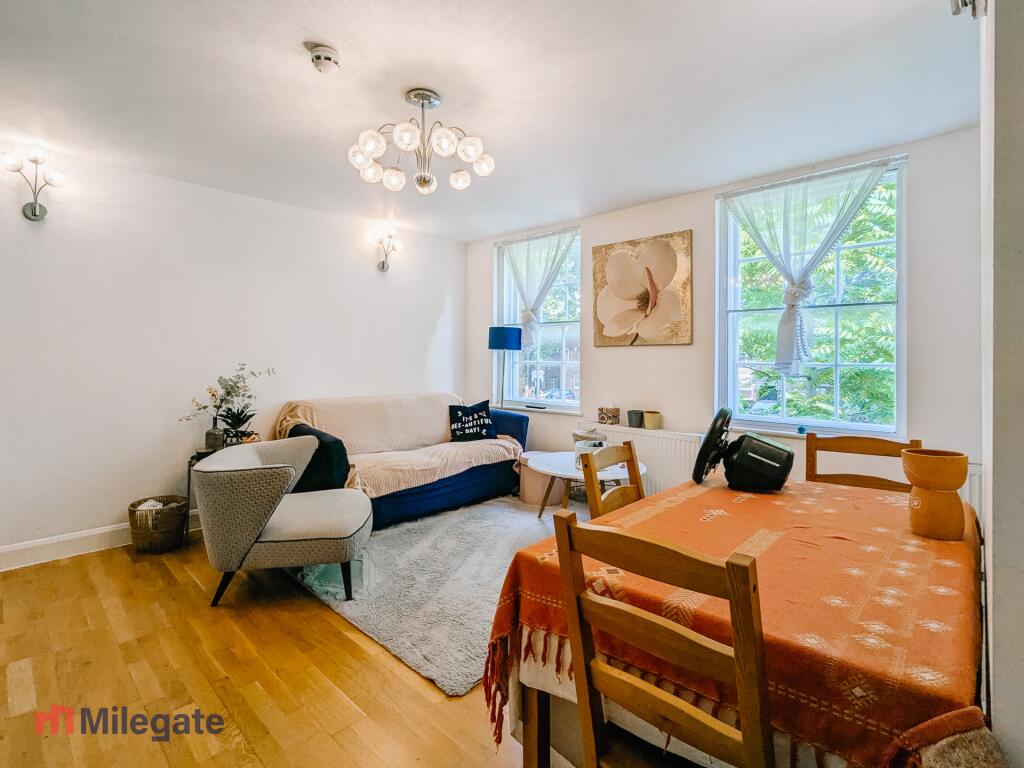 Main image of property: London Road, Isleworth, TW7