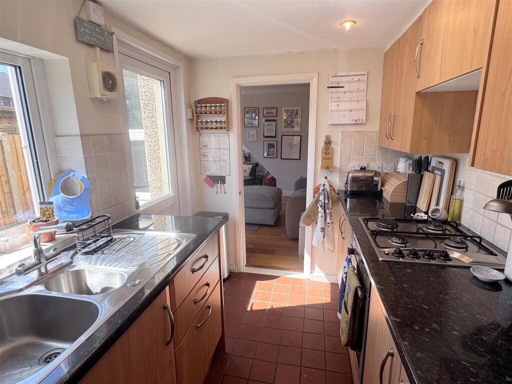 House in Newbury, East Fields, Speenhamland - More