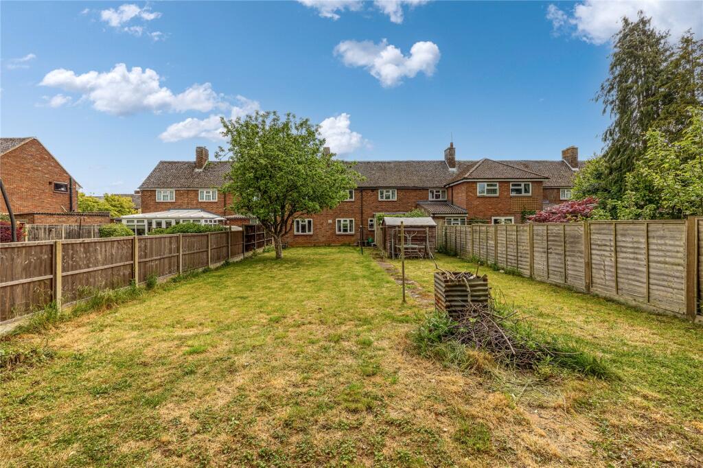 Bush Close, Toddington, Bedfordshire, LU5 photo 4