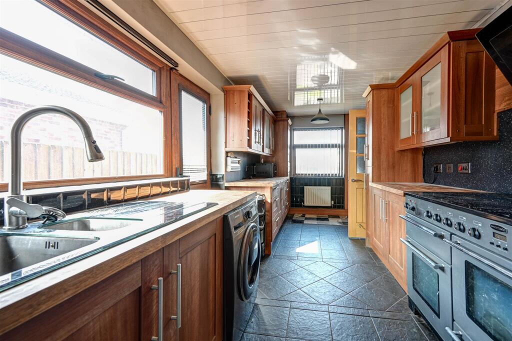 House in Great Yarmouth, Bradwell - View 4