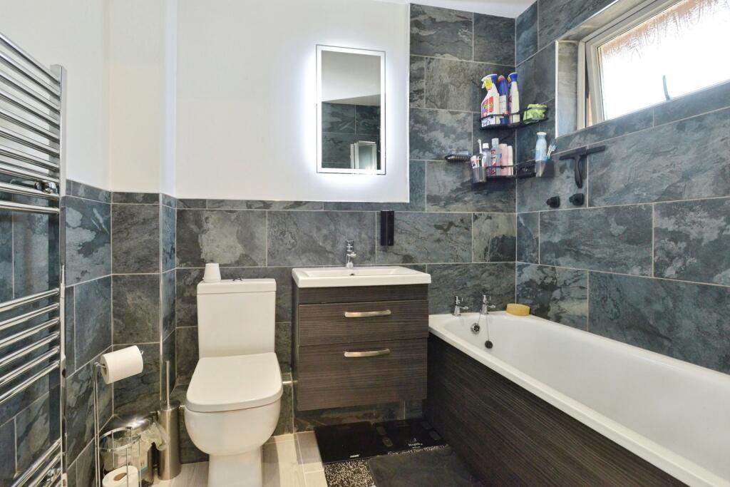 House in Milton Keynes, Wolverton and Greenleys - View 5