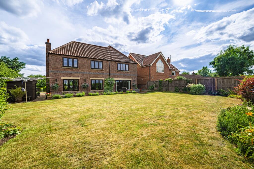 House in South Kesteven, Hougham - View 2