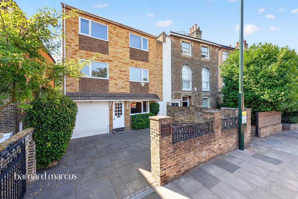 Main image of property: Lower Richmond Road, East Sheen, London