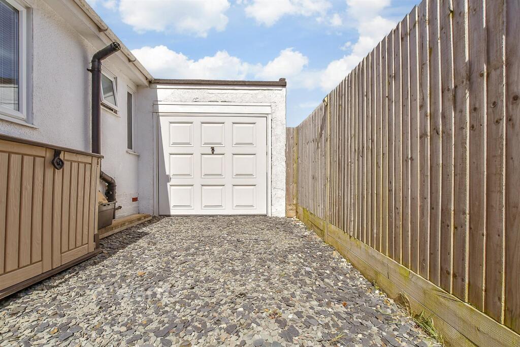 House in Tonbridge - View 3