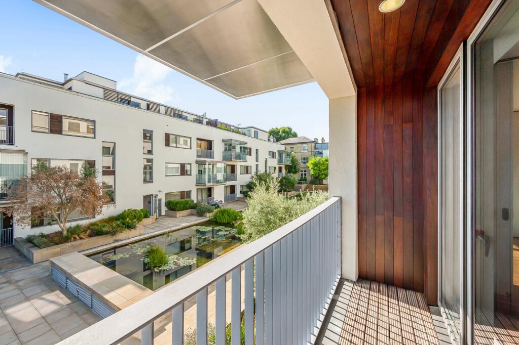 Apartment in London - More