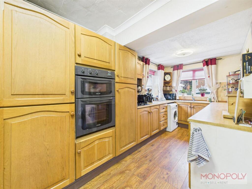 Ffordd Meirionydd, Wrexham, LL11 photo 4