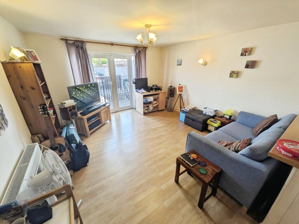 Flat 1, Walton Court, 100 Bath Street, Rugby, Warwickshire CV21 3JD photo 2