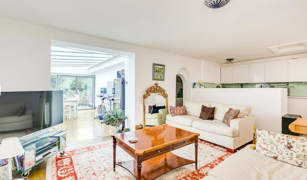 Apartment in London, Queen's Park - View 2