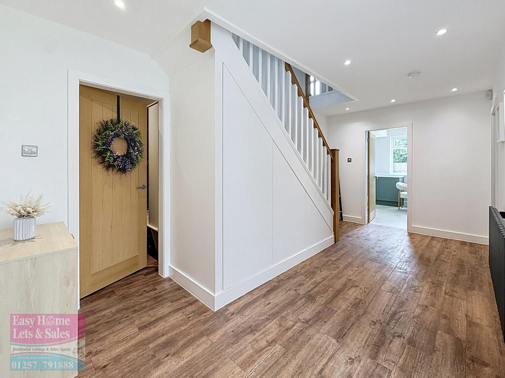 House in Chorley, Heath Charnock - View 4