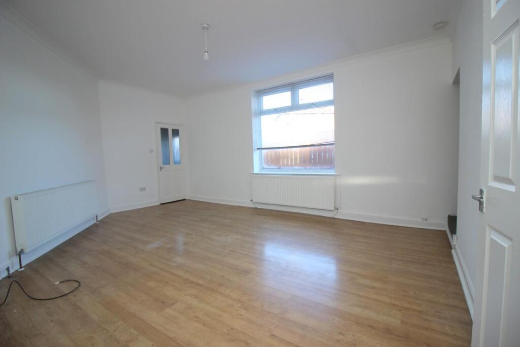 House in Durham - View 3