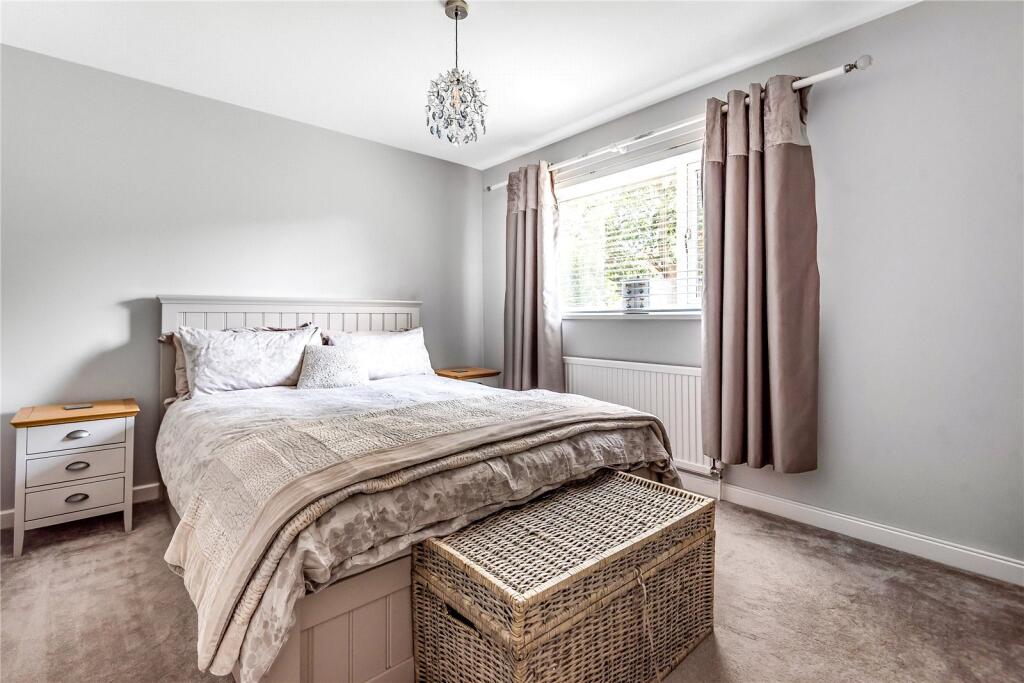 Charlecote Drive, North Millers Dale, Chandler's Ford, Hampshire, SO53 photo 5
