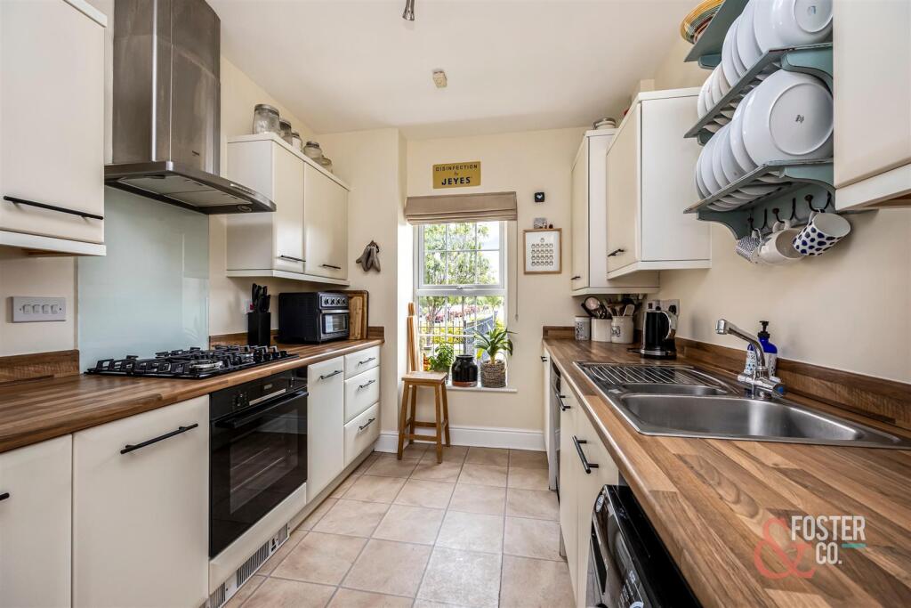 House in Henfield - More