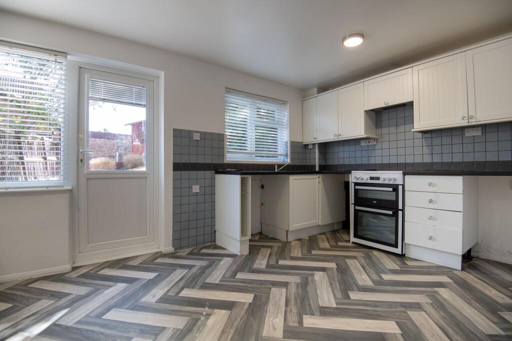 House in Wellingborough, Glenvale Park - More
