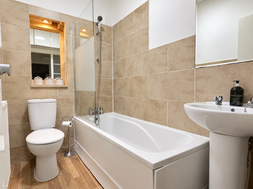 Apartment in London - View 5