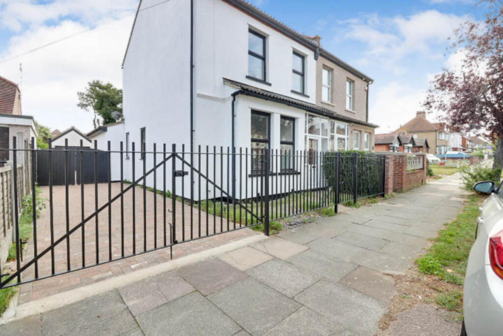 Main image of property: Carlton Avenue, Westcliff-on-sea, SS0