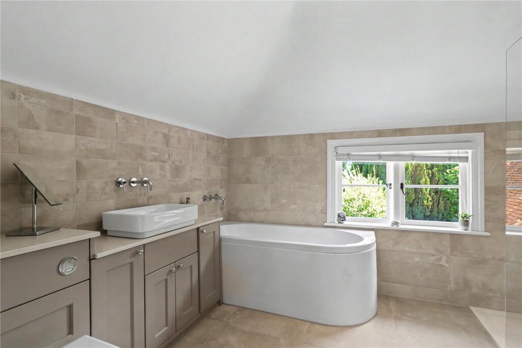 The Bothy, Turners Hill Road, Worth, RH10 - View 6