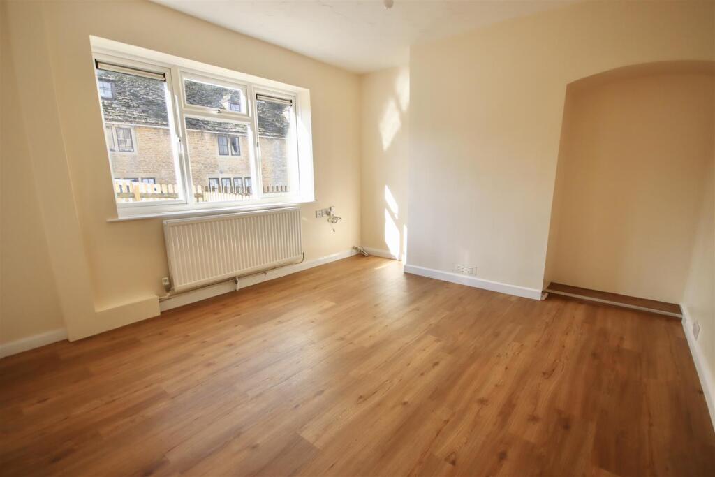 Wood Lane, Chippenham photo 3