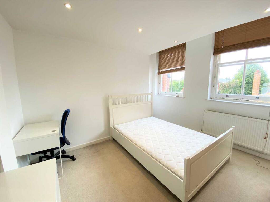Apartment in Canterbury - More