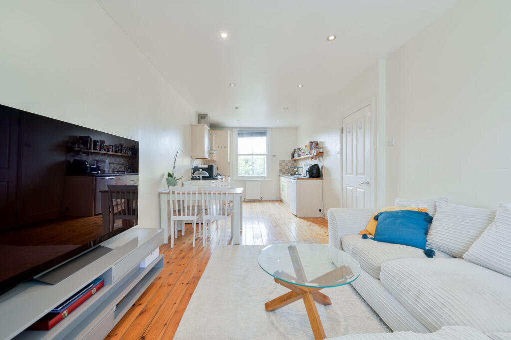 Apartment in London - View 5