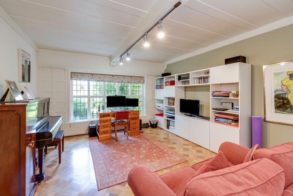 House in London - View 4