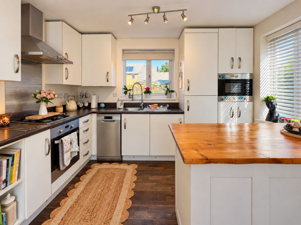 House in Milton Keynes, Wolverton and Greenleys - View 2