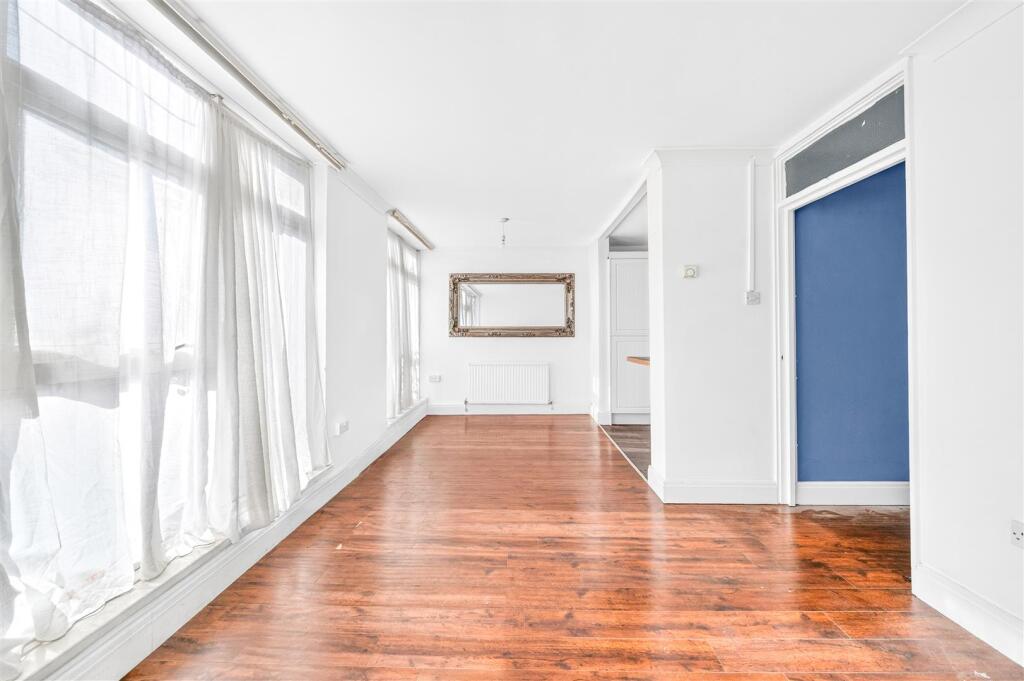 Apartment in London - More