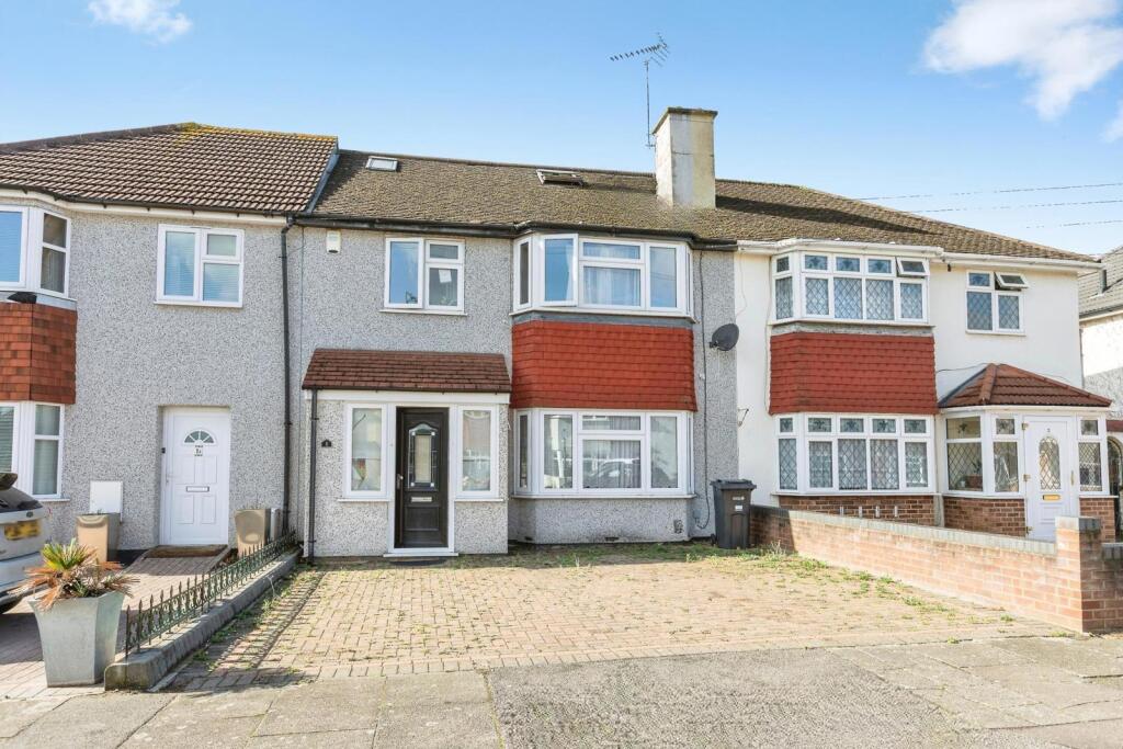 4-bed terraced on Yeomen Way, Ilford, IG6, £550,000