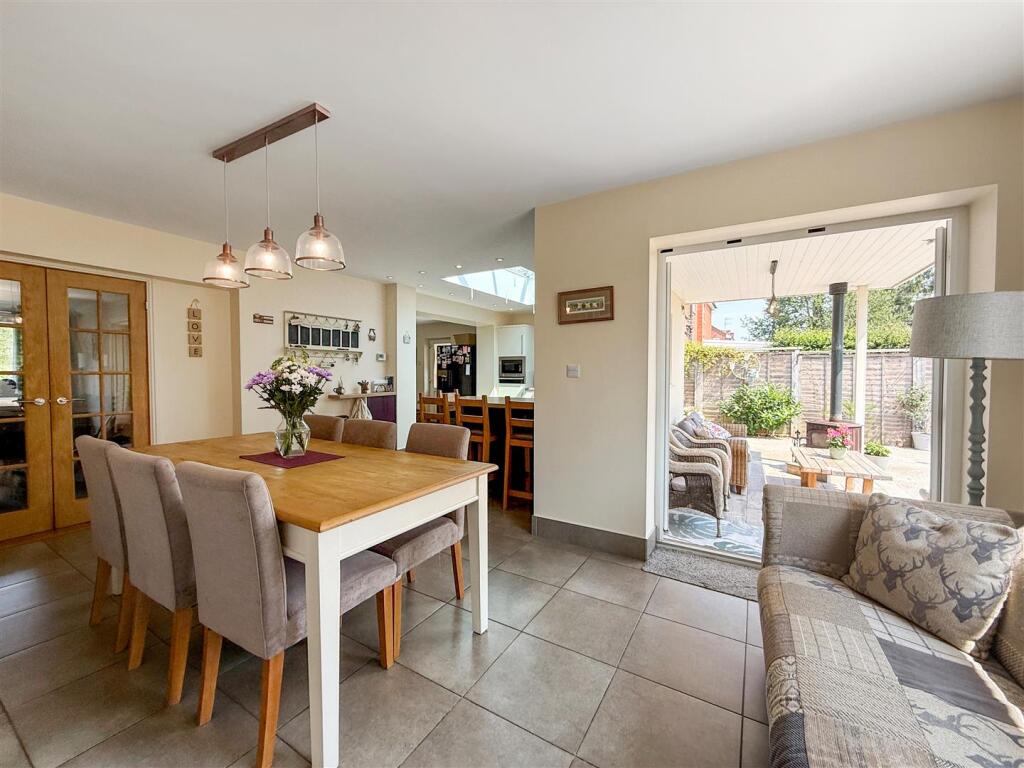 Shelford Road, Radcliffe-On-Trent, Nottingham photo 2