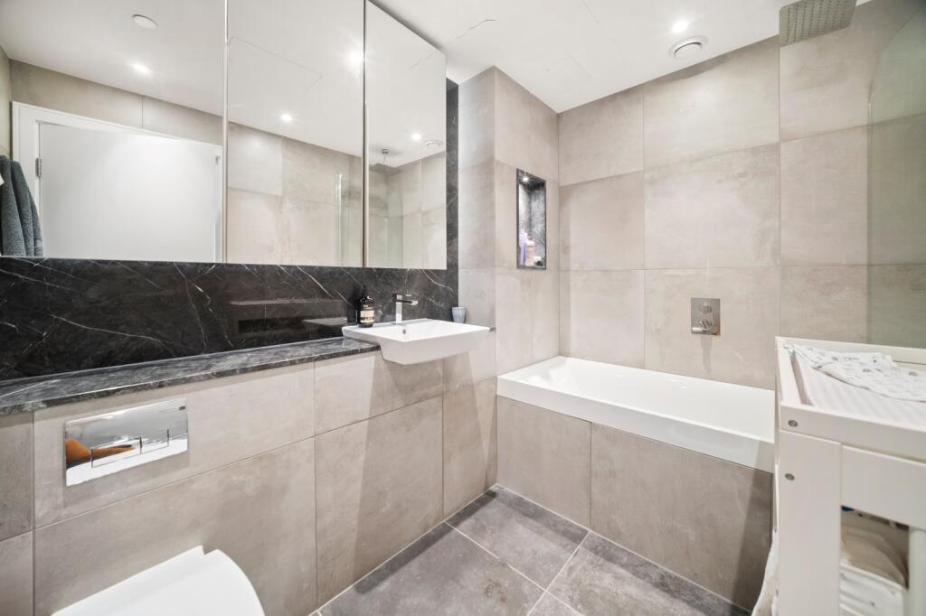 Apartment in London - View 4