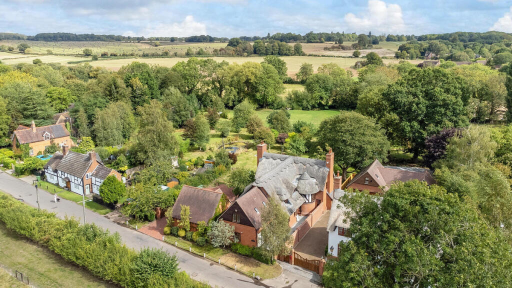 4-bed detached on 24a Bond End, Monks Kirby, Rugby Warwickshire CV23 0RD, £1,100,000