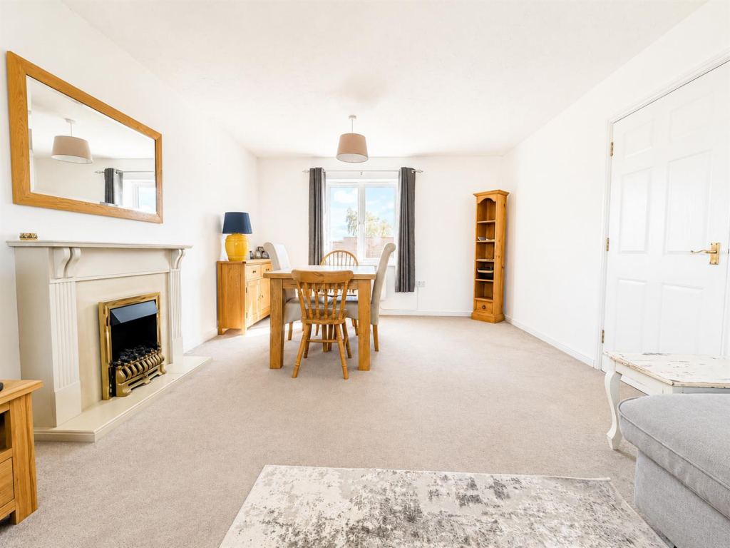 Apartment in Taunton - View 3