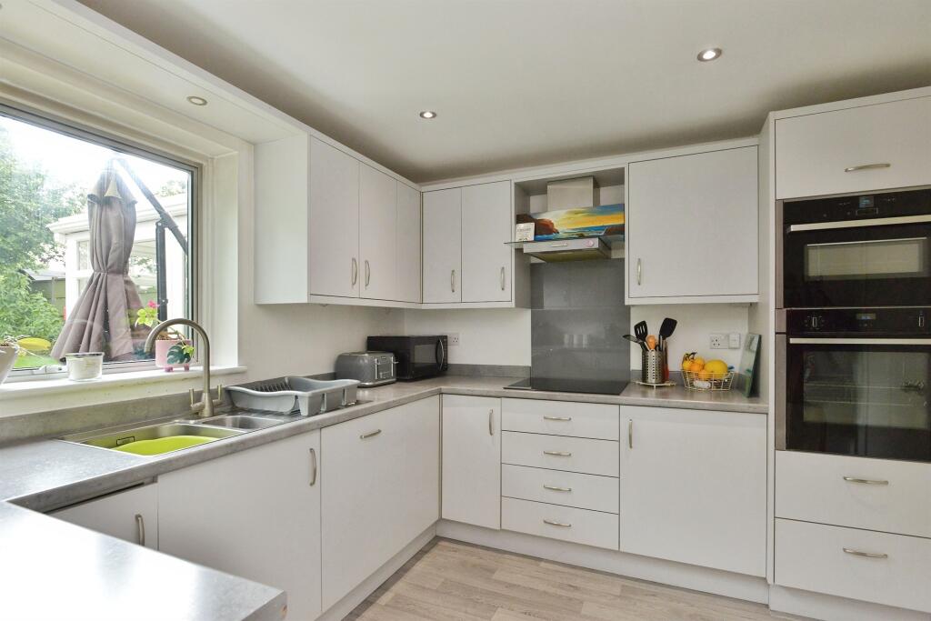 House in Newport Pagnell, City of Milton Keynes - View 4