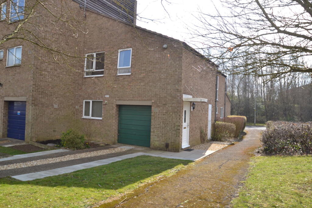 2-bed flat on Dresden Close, Corby, NN18 9EN, £145,000
