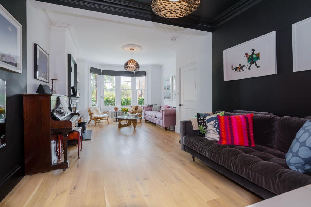 House in London - View 5