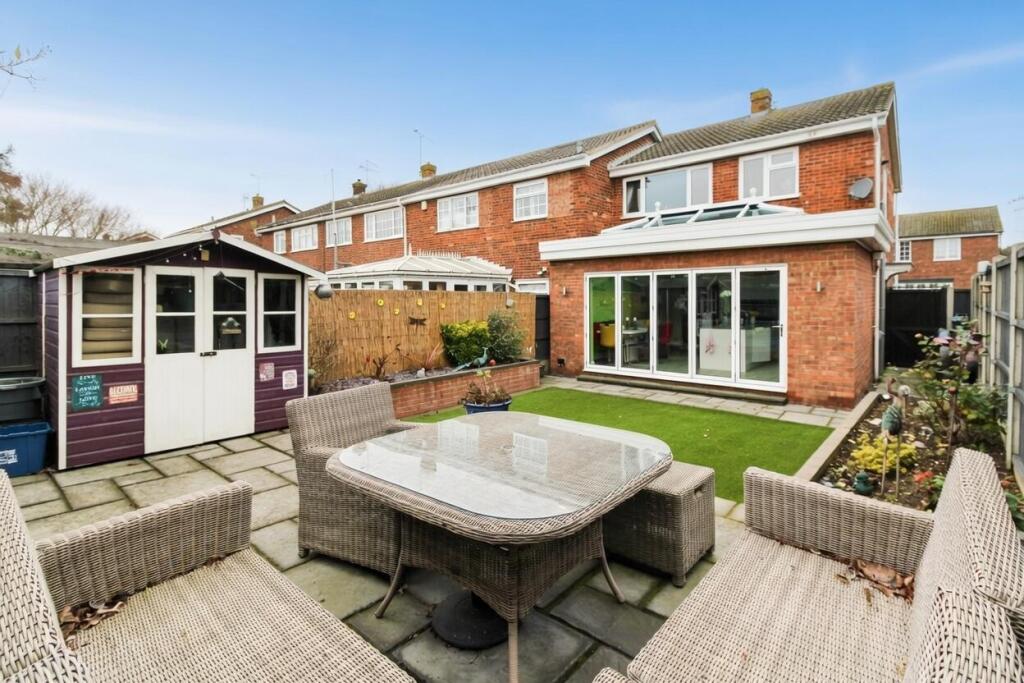 3-bed terraced on Turner Close, Shoeburyness, £370,000