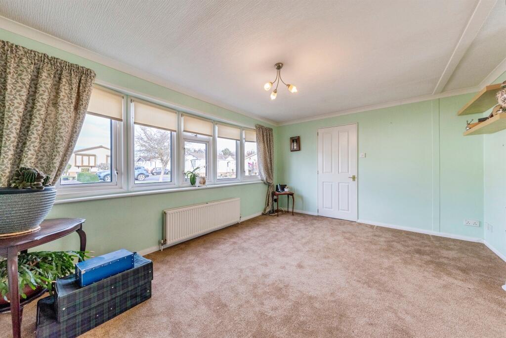 Allington Gardens, Allington, Grantham photo 3