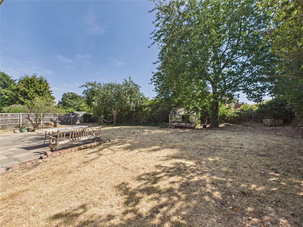 House in Worcester, Worcestershire - View 4