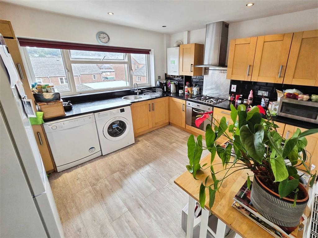 Apartment in Nottingham, Nottinghamshire - View 2