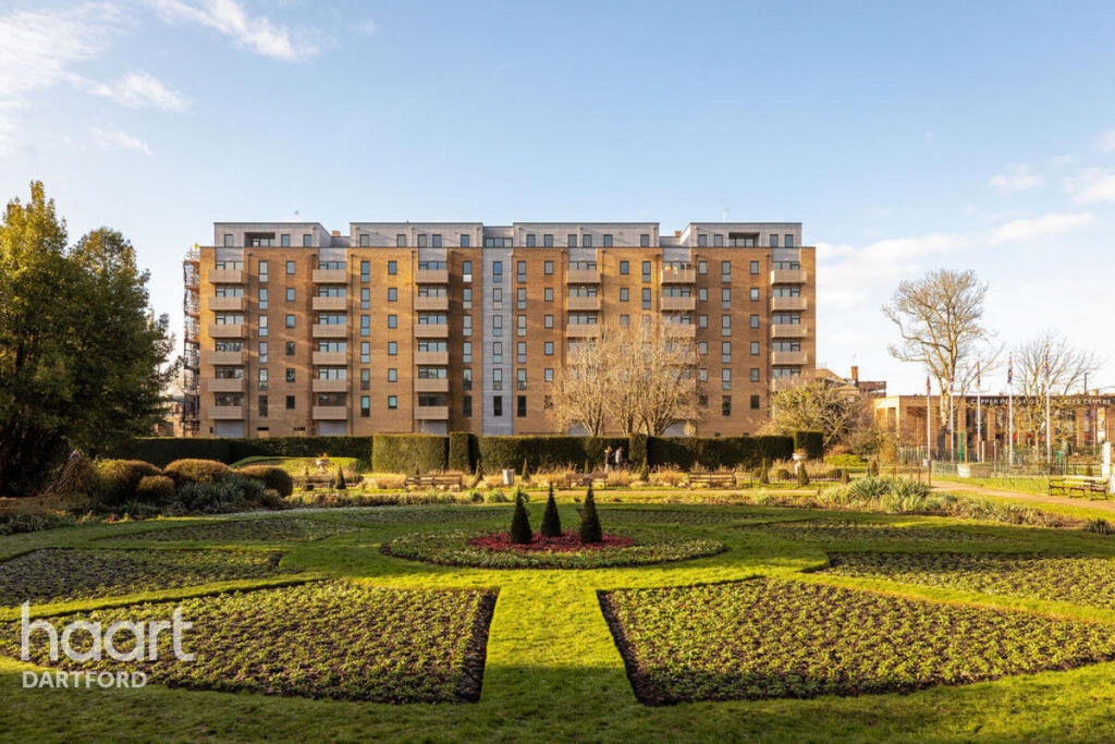 2-bed apartment on Founders Court, Dartford, £346,000