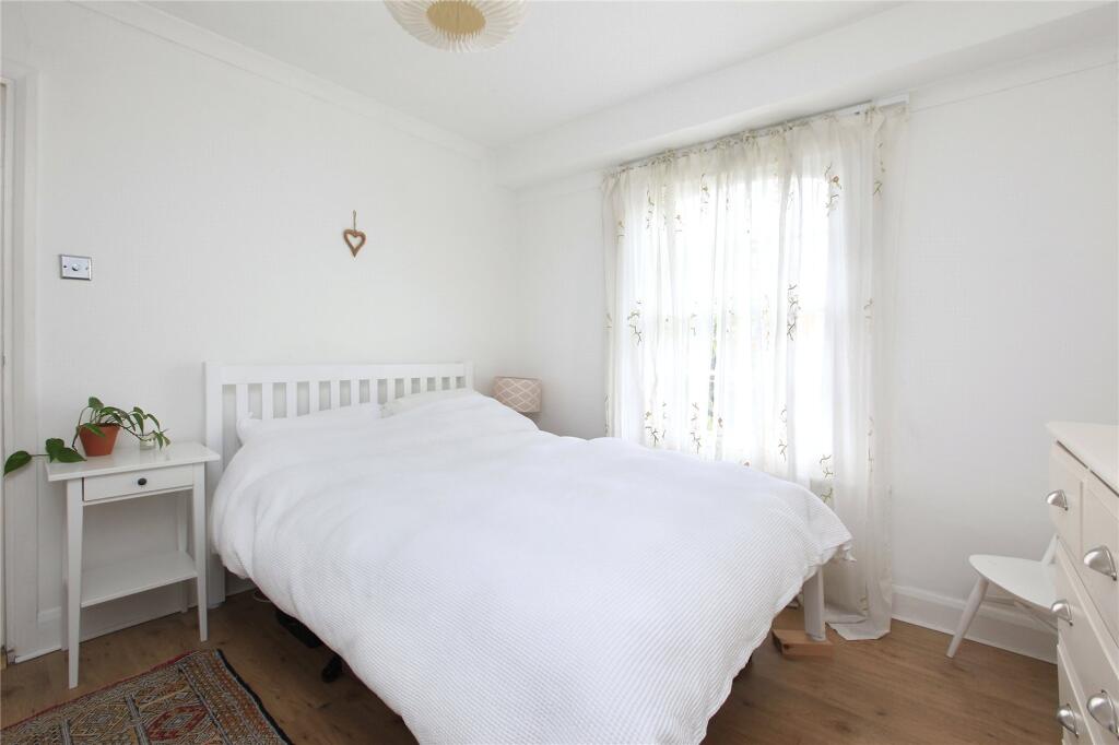 Apartment in London - View 4